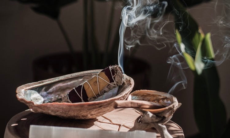 Les Origines Anciennes de la Lithothérapie: Guérison et Spiritualité à Travers les Âges.