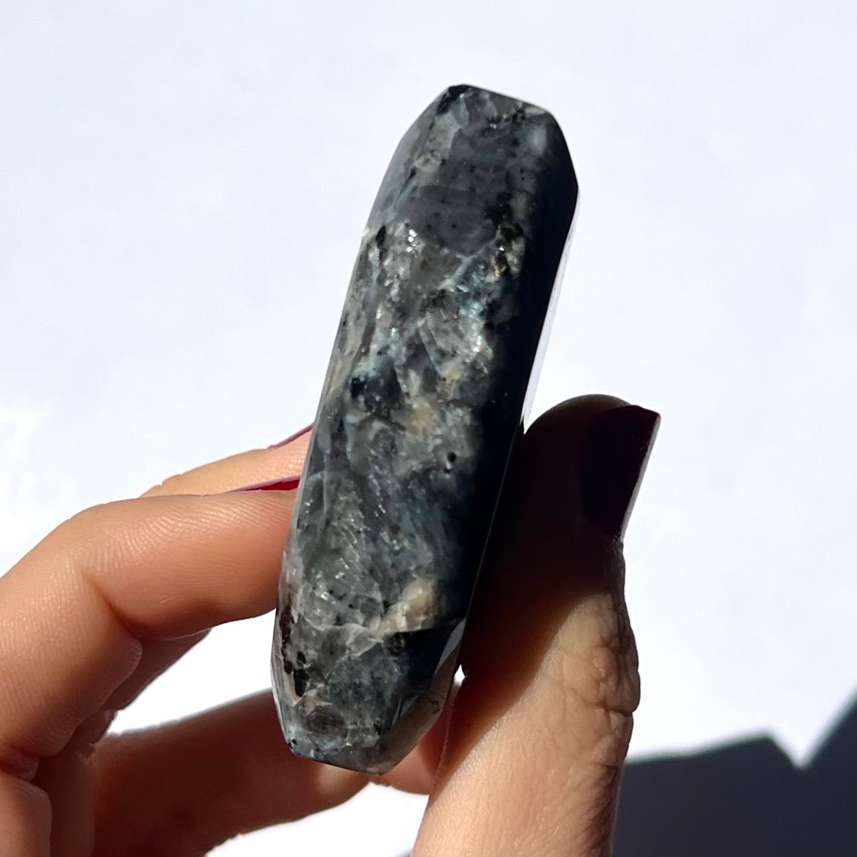 Galet en Larvikite 2