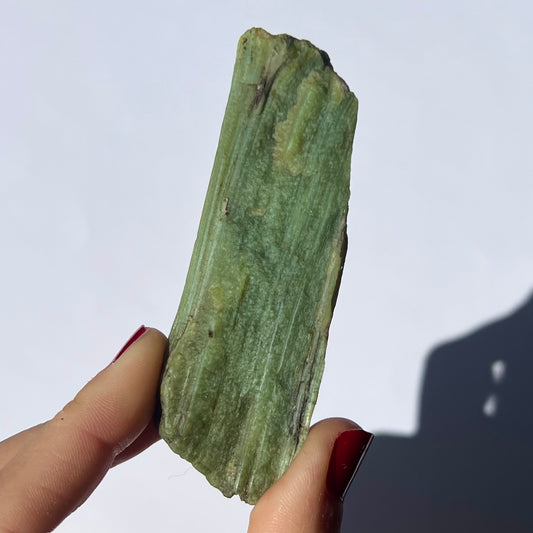 Trémolite verte brute 6
