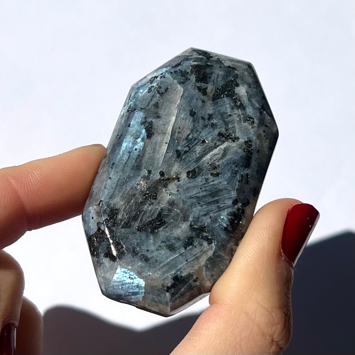 Galet en Larvikite 4