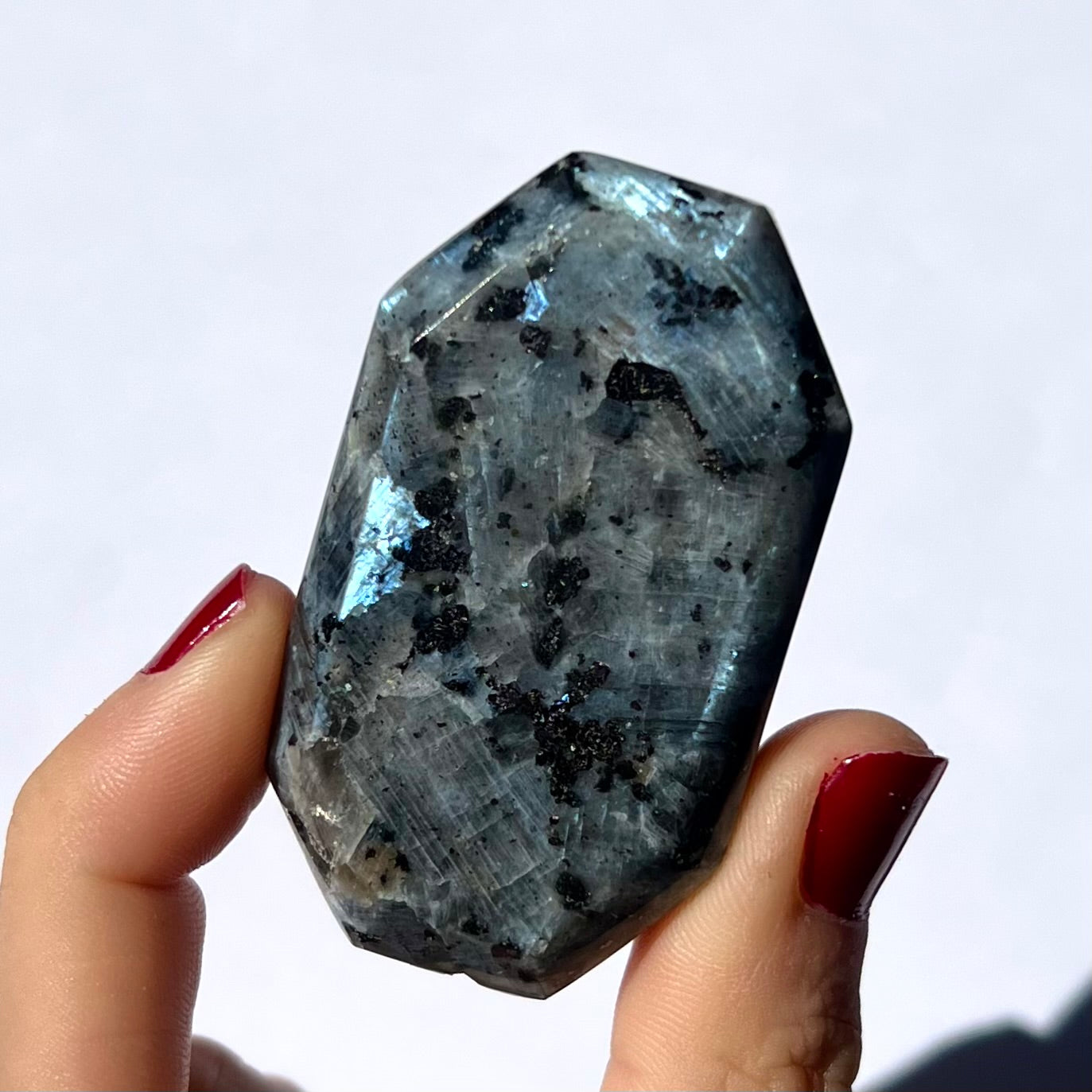 Galet en Larvikite 4